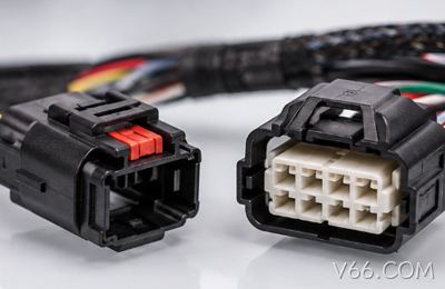 工程样品通过后，哪些连接器信息要在试产前冻结？
